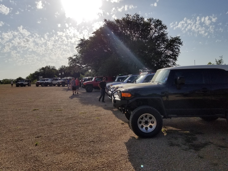 More folks rolling into the park.